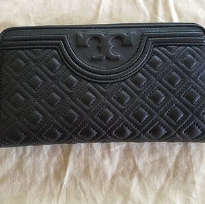 Authentic Tory Burch wallet- new